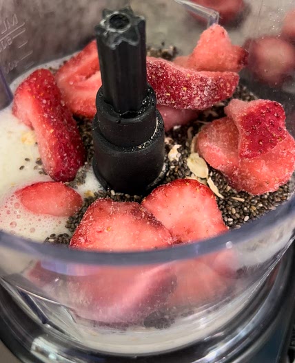 Strawberry Oatmeal Smoothie