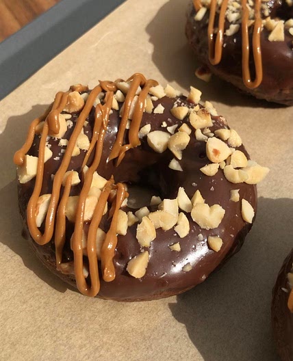 90 cal snicker style doughnuts 