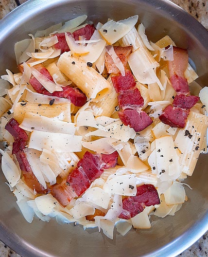 CREAMY BACON PASTA 🥓  WITH SMOKED CHEESE