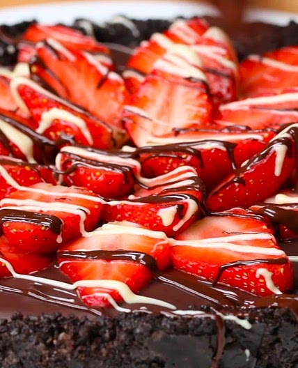 Simple Oreo & Strawberry Tart
