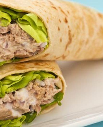 Wrap au thon, avocat, persil et citron