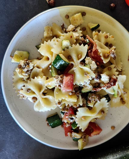 Lauwwarme pastasalade