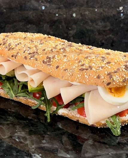 Avocado turkey sandwich
