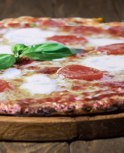 Chicken Crust Margherita Pizza