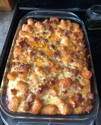 TATER TOT SAUSAGE BREAKFAST CASSEROLE