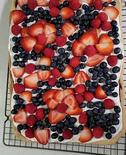 No-Bake Fruit Tart Pizza
