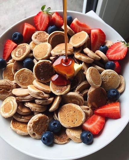 Pancake bites with fruit