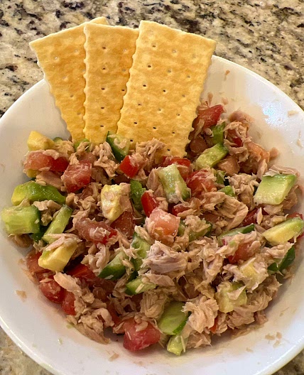 Tuna snack salad