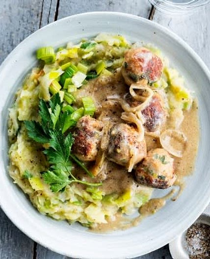 Zweedse balletjes met prei-koolrabipuree
