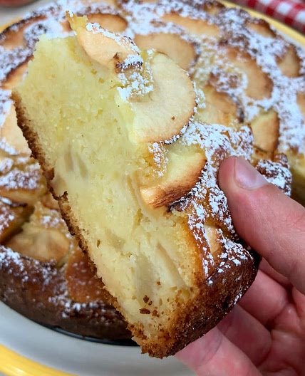 APPLE CAKE