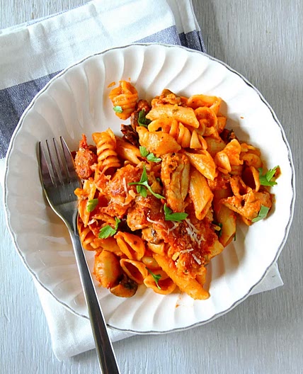 Chicken and tomato pasta bake