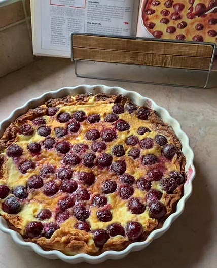 Cherry clafoutis 🍒