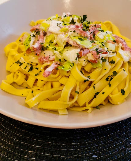 Tagliatelles carbonara au poireaux