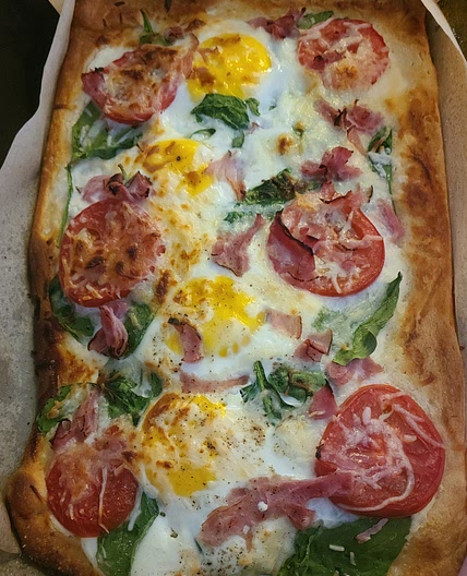 Breakfast Pizza