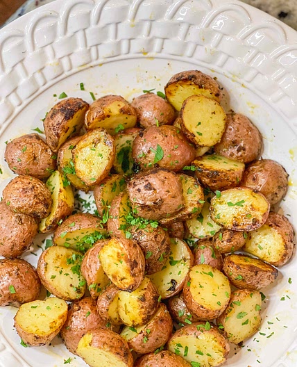 Crispy air fryer potatoes 