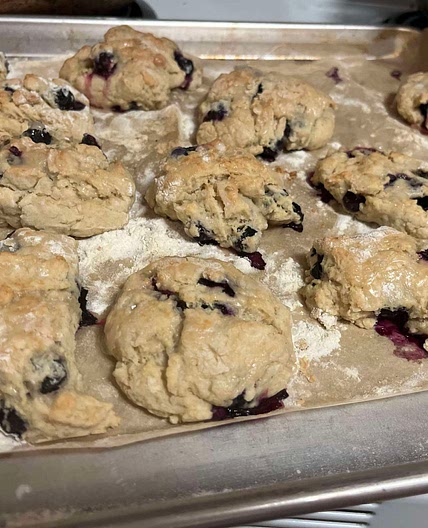 Blueberry scones with lemon glaze