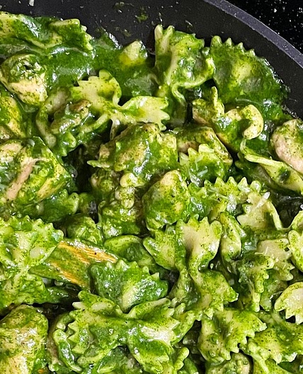 [Gluten-Free] Pasta with Chicken in a Spinach Sauce — Bottomless Chef