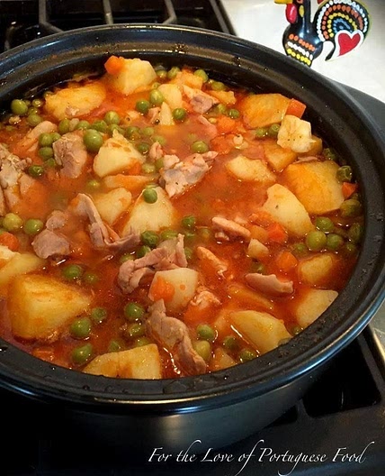 Galinha A Jardineira / Portuguese Chicken Stew 