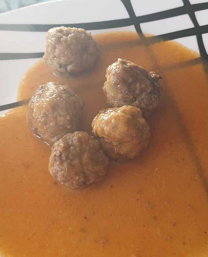 Albóndigas en salsa española