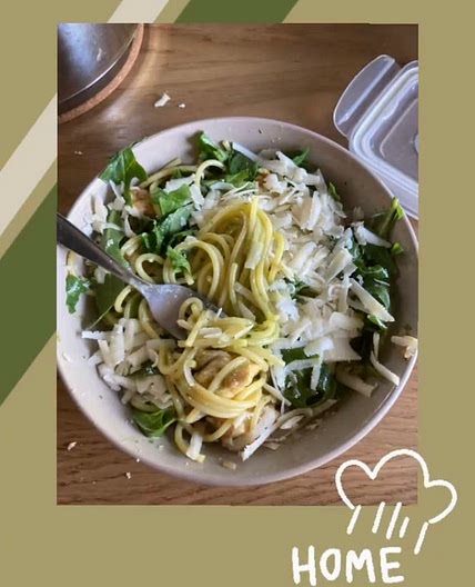 Pasta pesto and chicken 