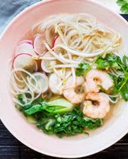 Asia-Nudelsuppe mit Garnelen