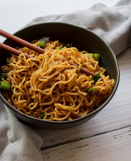Vegan garlic sesame noodles
