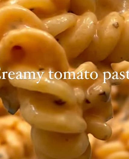 Creamy tomato pasta 