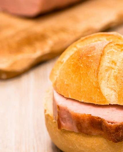 HVP - Leberkas im Brötchen 