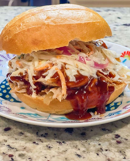 Slow cooker pulled pork sandwiches 