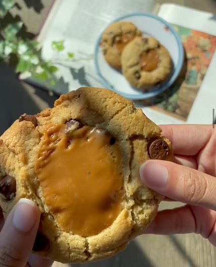 caramel chocolate chip cookies