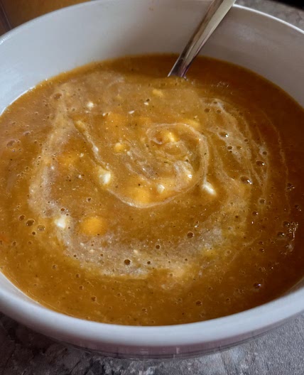 Tomato & Basil Soup with a cheesy twist (2.14g fat)