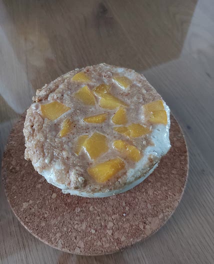 499 kcal - peach & cream baked oats + koffie - 34P 69C 7F