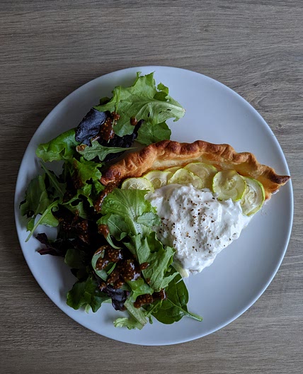 Tarte fine à la courgette et burrata