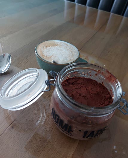 508 kcal - tiramisu overnight oats + koffie - 35P 62C 11F