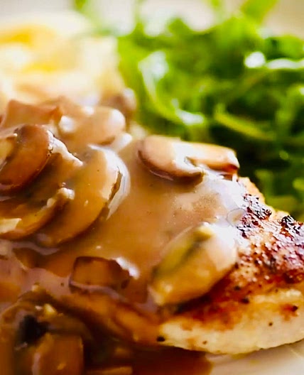 Pan Seared Chicken Breast with Mushroom Gravy