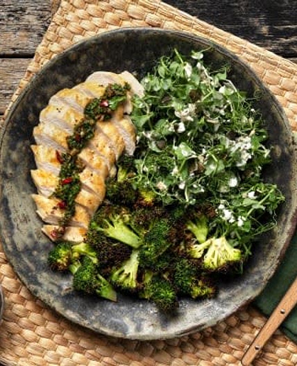 Chicken Breast and Chimichurri Sauce
with Broccoli, Salad and Feta
