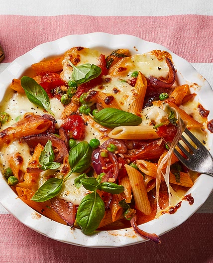 Tomato and pea pasta bake