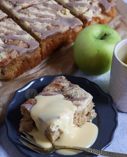 Apple Crumble Traybake Cake!