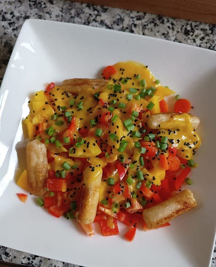 Mango dressing w/Rice cakes.