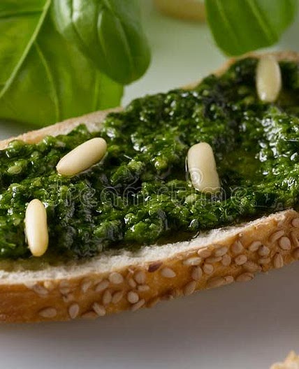 Green SANDWICH AU PESTO