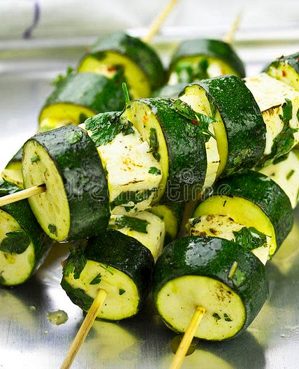 Brochettes  DE COURGETTE ET HALLOUMI