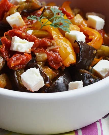 SALADE DE LÉGUMES GRILLÉS & FETA