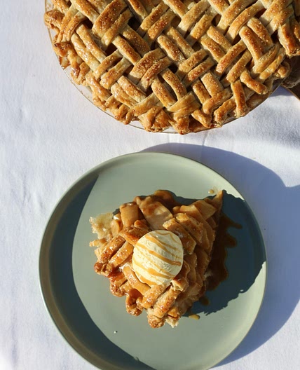 Apple Pie w/ Vanilla Bean Ice Cream & Caramel