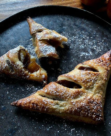 Apfeltaschen mit Blätterteig