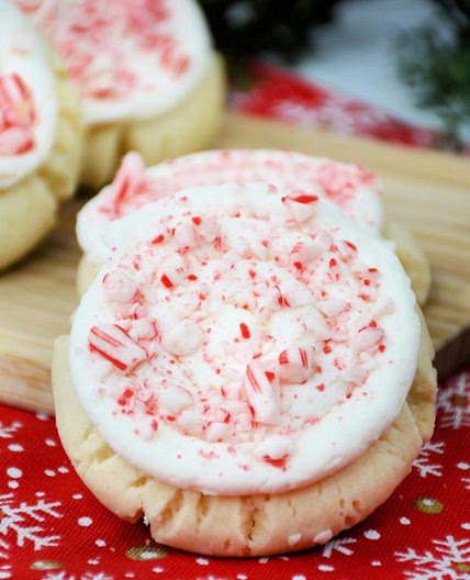 Crumbl 🙀 Candy Cane Cookies