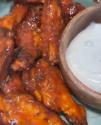 Air fryer Hot honey garlic chicken wings