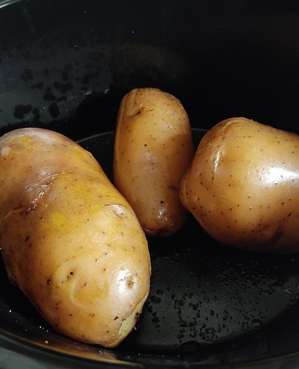 Slow Cooker Jacket Potatoes