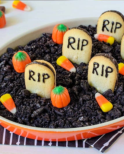 Graveyard Chocolate Cheesecake Dip