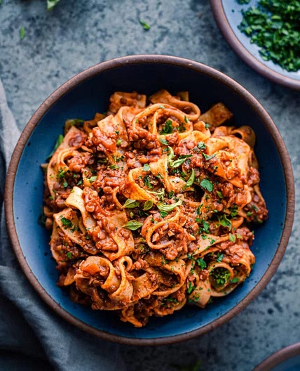 RED WINE RAGÙ WITH TAGLIATELLE