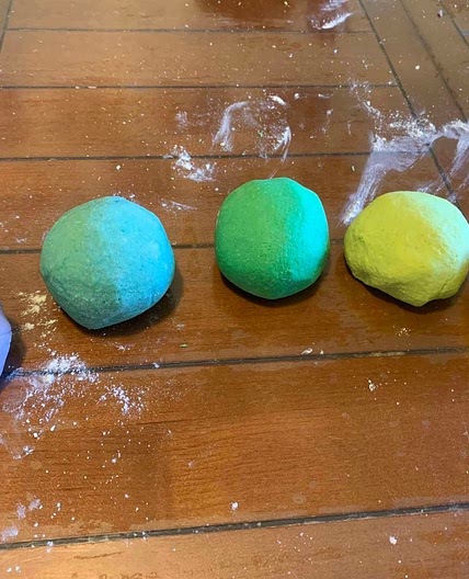 Play dough 